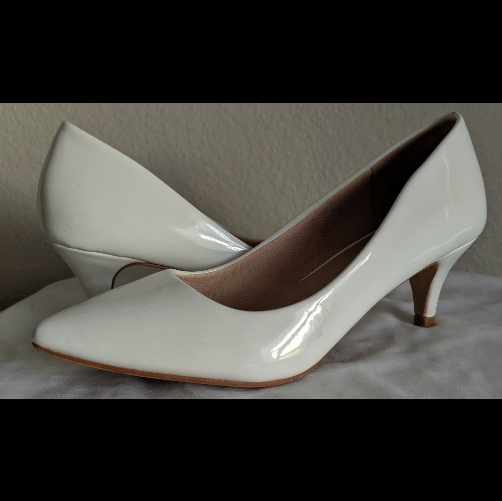 Closed Pointy Toe Low Kitten Heel Slip On Pump